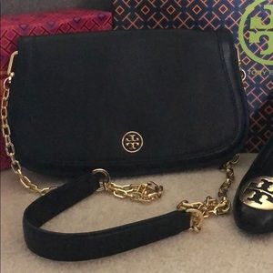 Tory Burch Landon Logo clutch.  Like new!